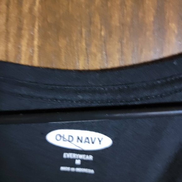 NWOT Old Navy Black I Believe in You Santa T Shirt Size Medium - Picture 5 of 6